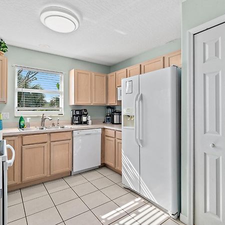 Surfside Paradise Retreat - 3Br And 2Ba Duplex, Grill, Dog Friendly - Close To The Beach! Melbourne Exterior photo