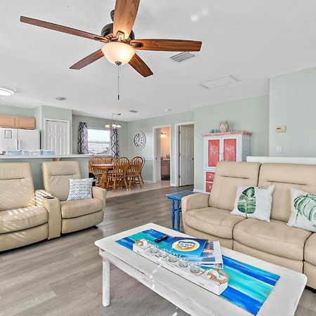Surfside Paradise Retreat - 3Br And 2Ba Duplex, Grill, Dog Friendly - Close To The Beach! Melbourne Exterior photo