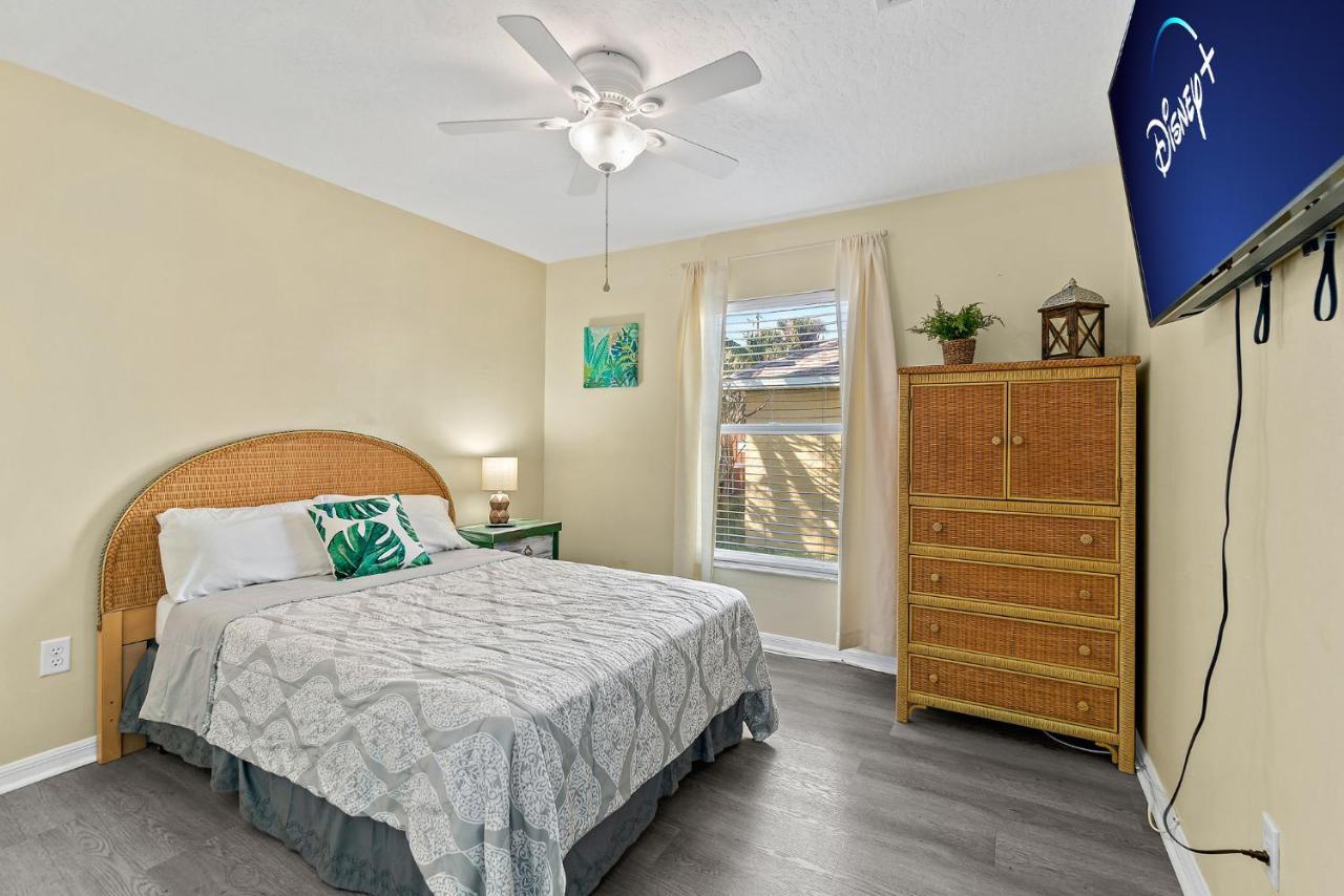 Surfside Paradise Retreat - 3Br And 2Ba Duplex, Grill, Dog Friendly - Close To The Beach! Melbourne Exterior photo