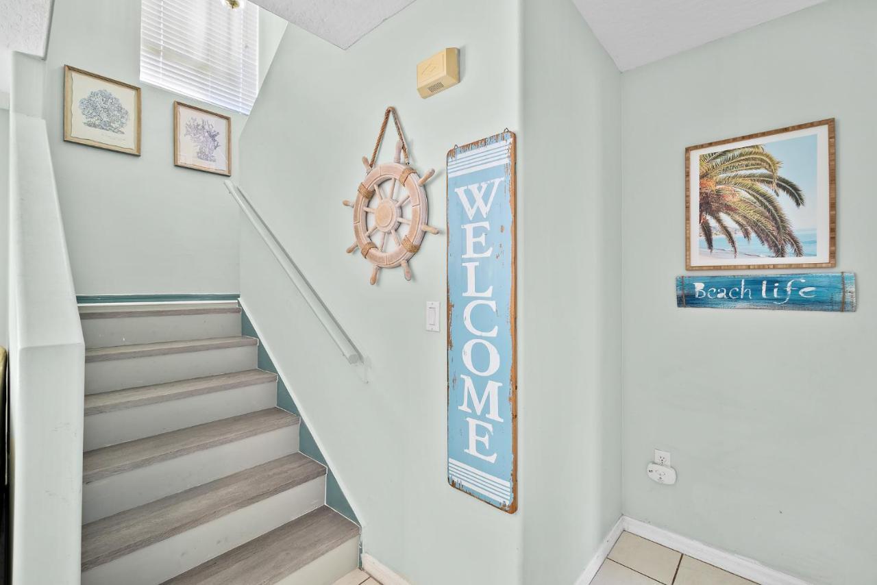 Surfside Paradise Retreat - 3Br And 2Ba Duplex, Grill, Dog Friendly - Close To The Beach! Melbourne Exterior photo