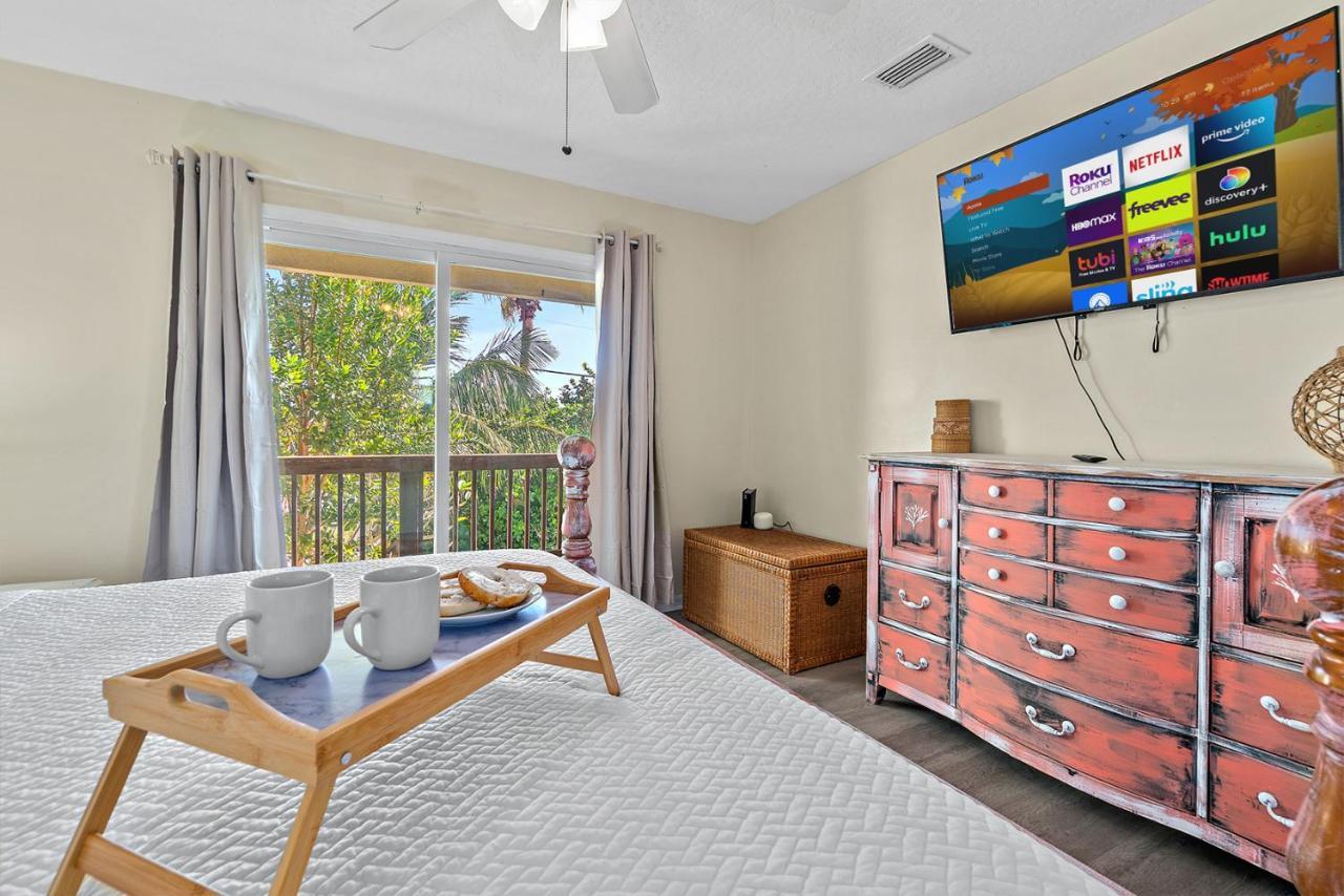 Surfside Paradise Retreat - 3Br And 2Ba Duplex, Grill, Dog Friendly - Close To The Beach! Melbourne Exterior photo